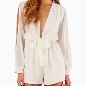 Tobi Calypso ivory romper sz S